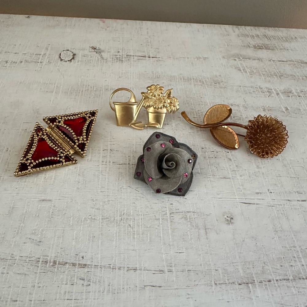 Elegant Gold and Red Women's Jewelry Set